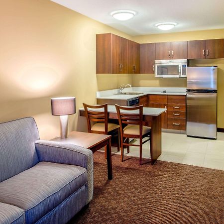 Microtel Inn & Suites By Wyndham Red Deer Zewnętrze zdjęcie