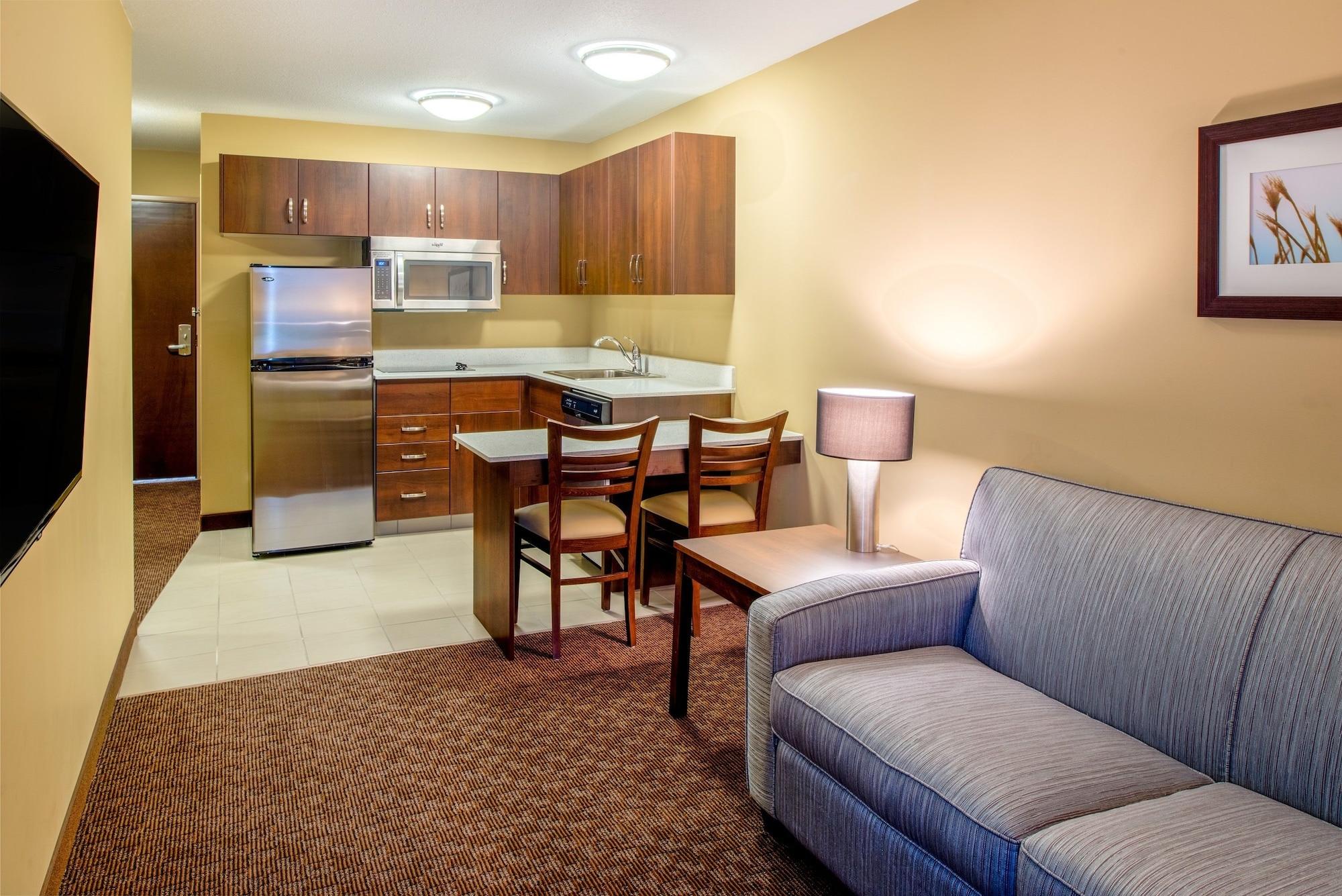 Microtel Inn & Suites By Wyndham Red Deer Zewnętrze zdjęcie