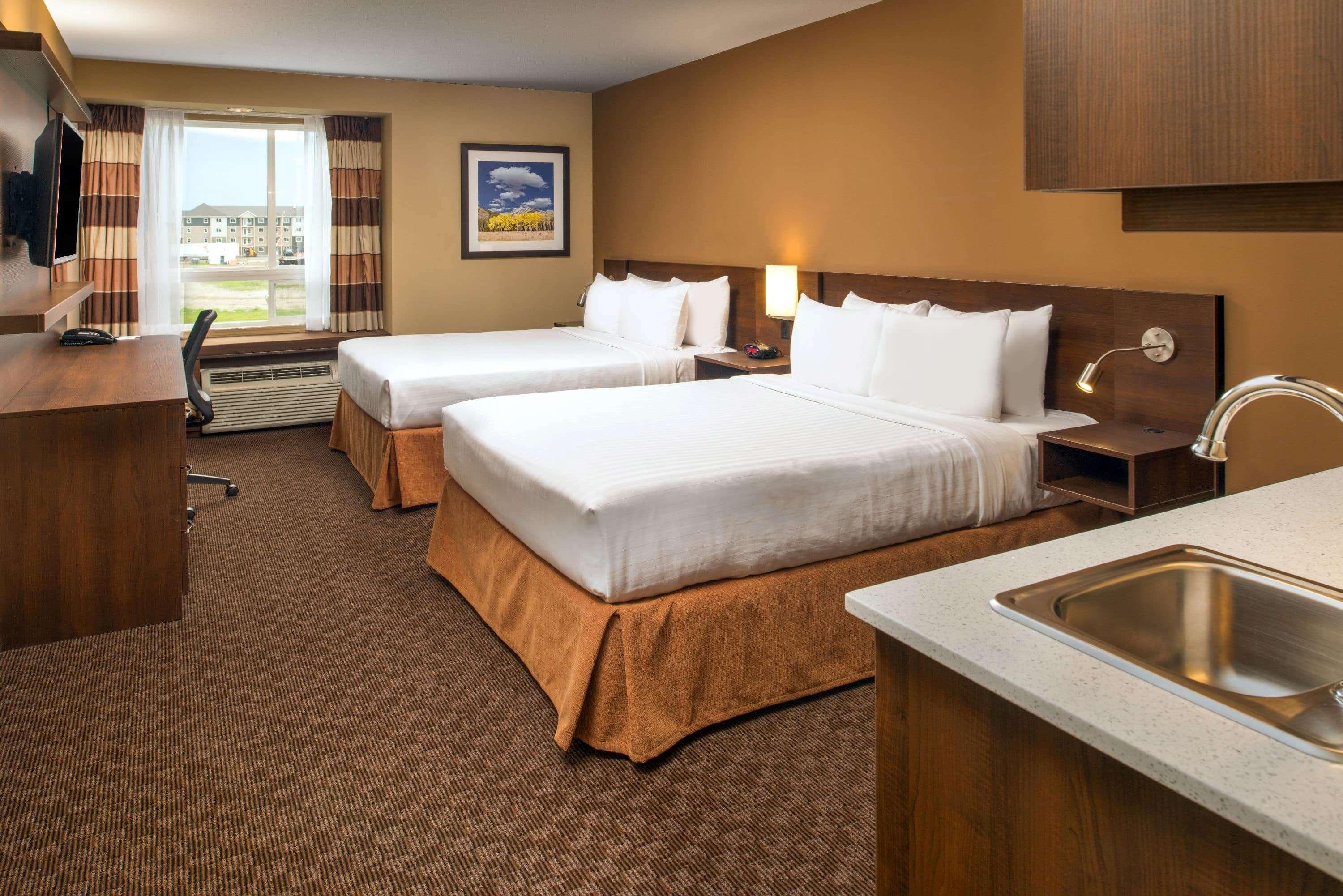 Microtel Inn & Suites By Wyndham Red Deer Zewnętrze zdjęcie