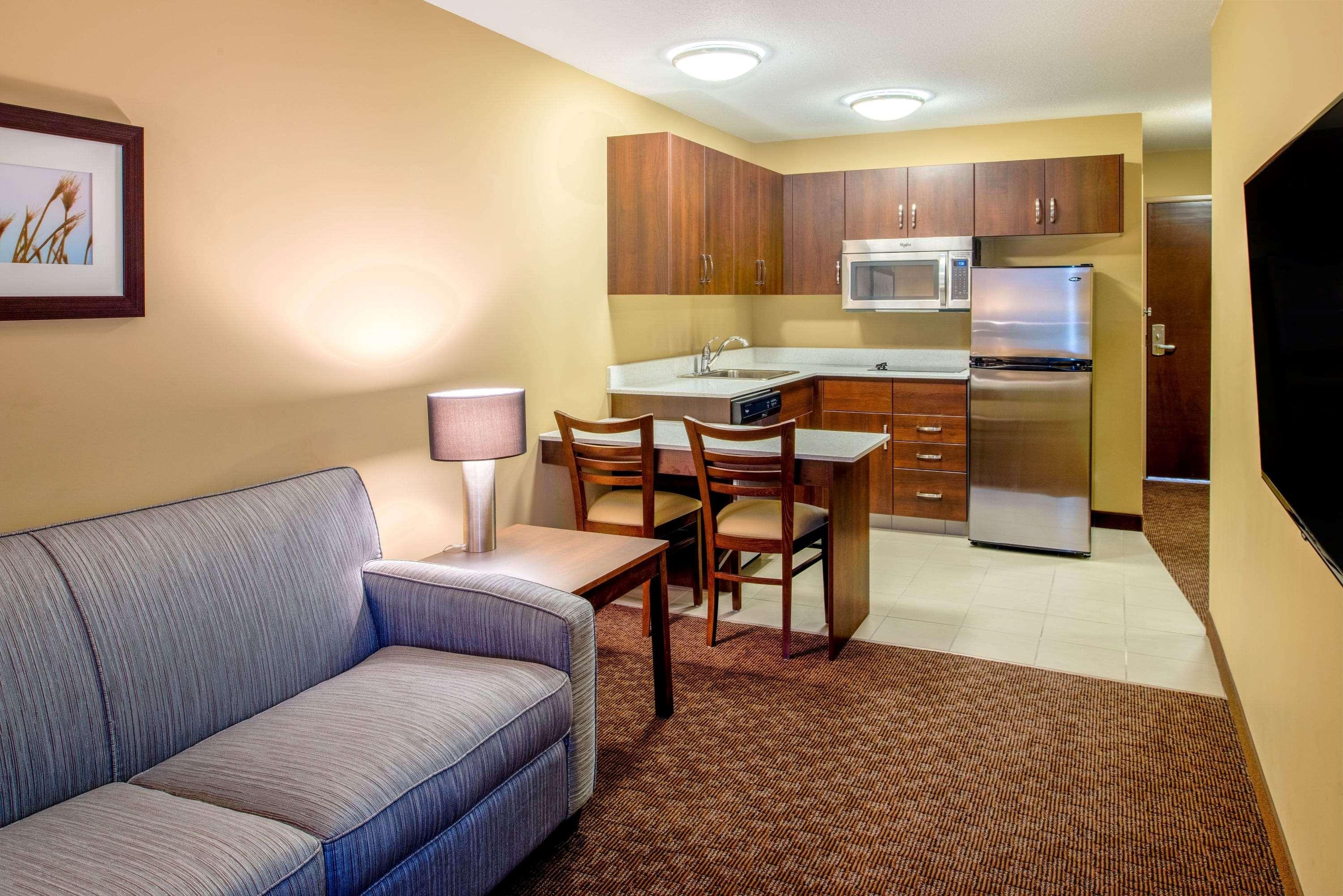Microtel Inn & Suites By Wyndham Red Deer Zewnętrze zdjęcie