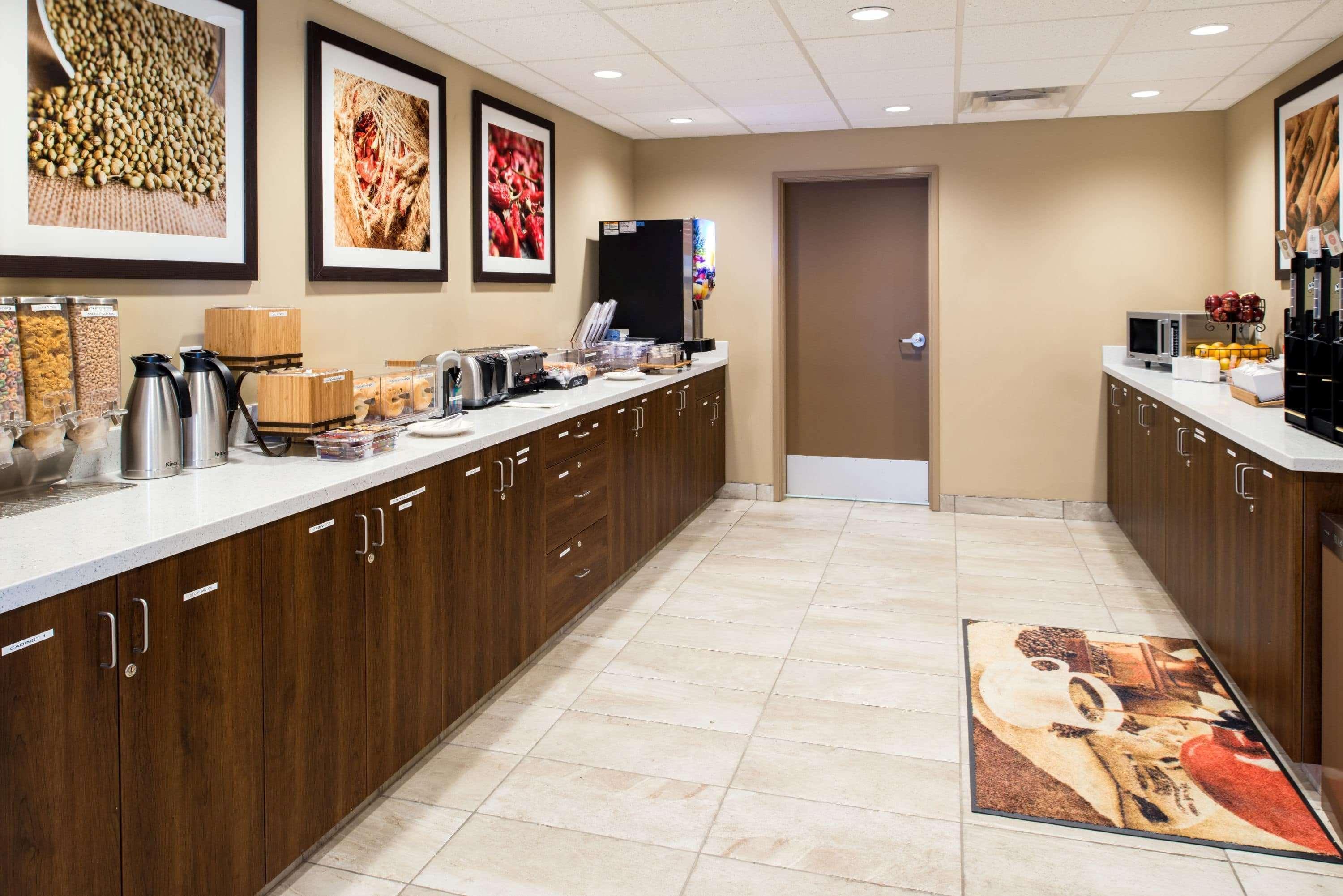 Microtel Inn & Suites By Wyndham Red Deer Zewnętrze zdjęcie