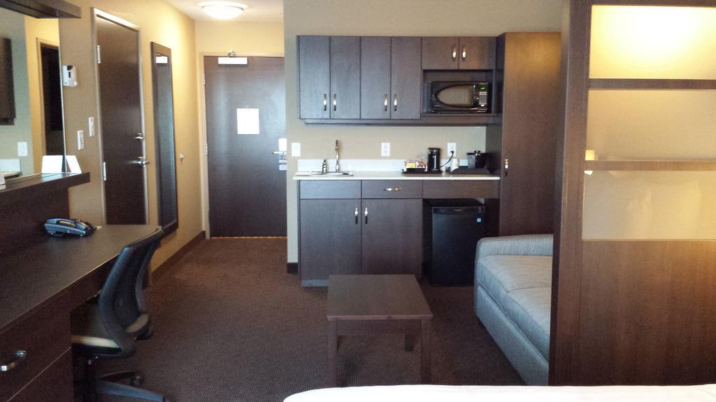 Microtel Inn & Suites By Wyndham Red Deer Pokój zdjęcie